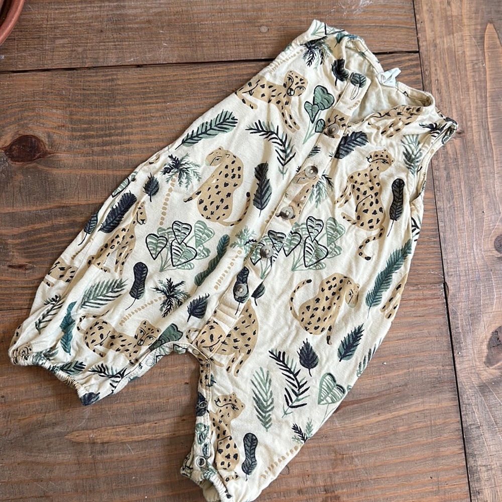 Bubble onesie Kate Quinn leopard
